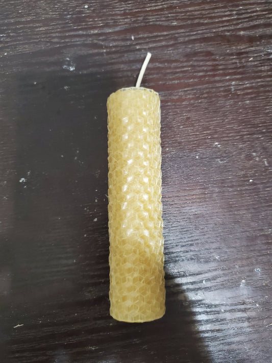 Rolled comb candles (4" Tall by 1" Wide)