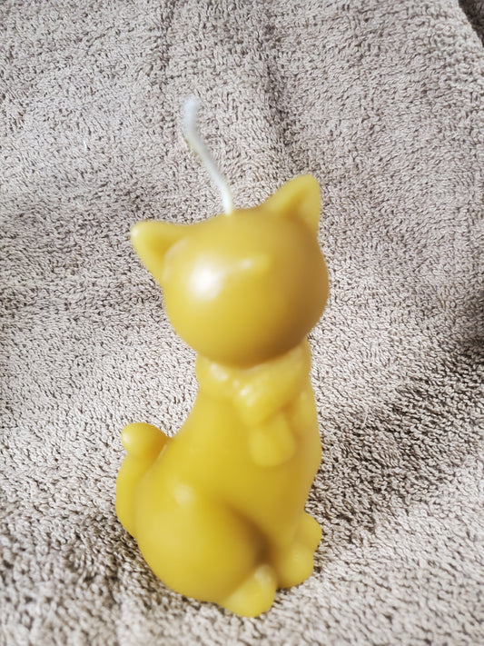 Cat Beeswax Candle (H-4 3/4" W-2")